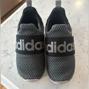 Adidas Toddler Black and Gray Sneakers Size 6